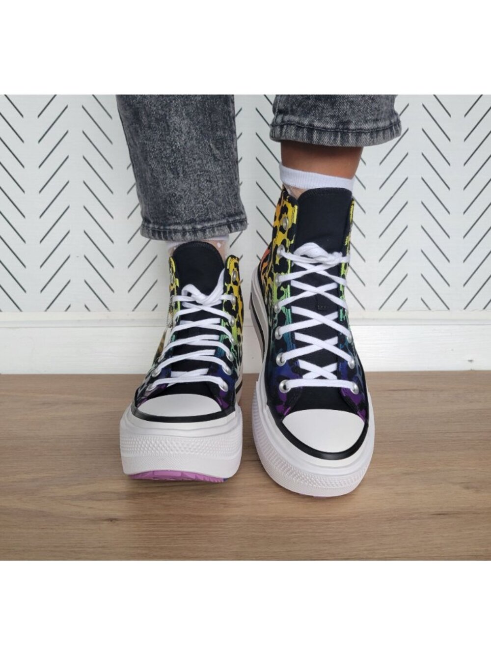 ❤️Converse Chuck Taylor Lift Platform Pride Size 6 Women's Shoes Leopard A15782C - Picture 5 of 10